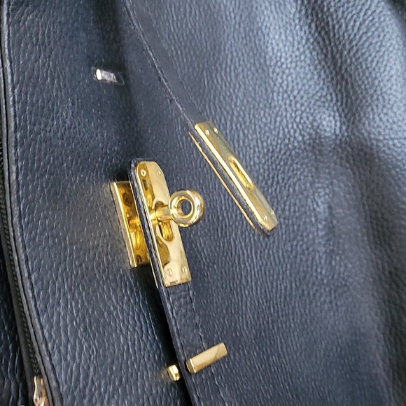 Black Leather Handbag - Picture 8 of 9